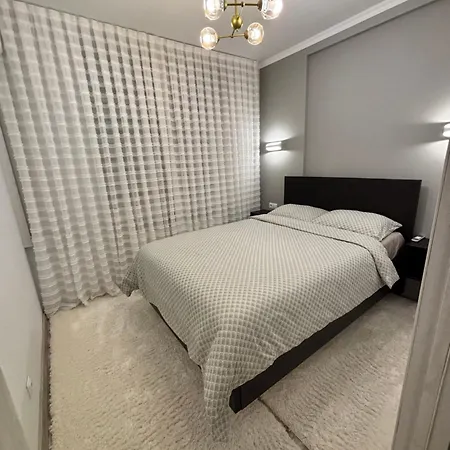 Sky House Apartment *